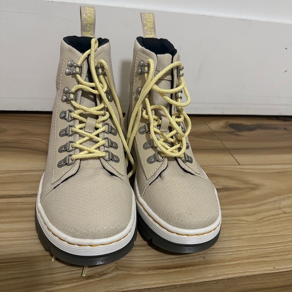 Dr Marten combat boots - Picture 5 of 8